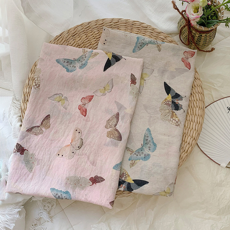 Butterflies Print on Beige Pin - đánh giá và giá Summer Clothing Fabric