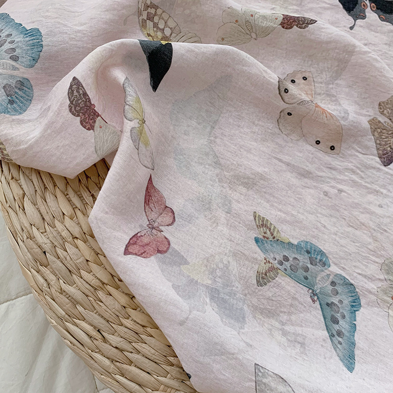 Butterflies Print on Beige Pin - đánh giá và giá Summer Clothing Fabric